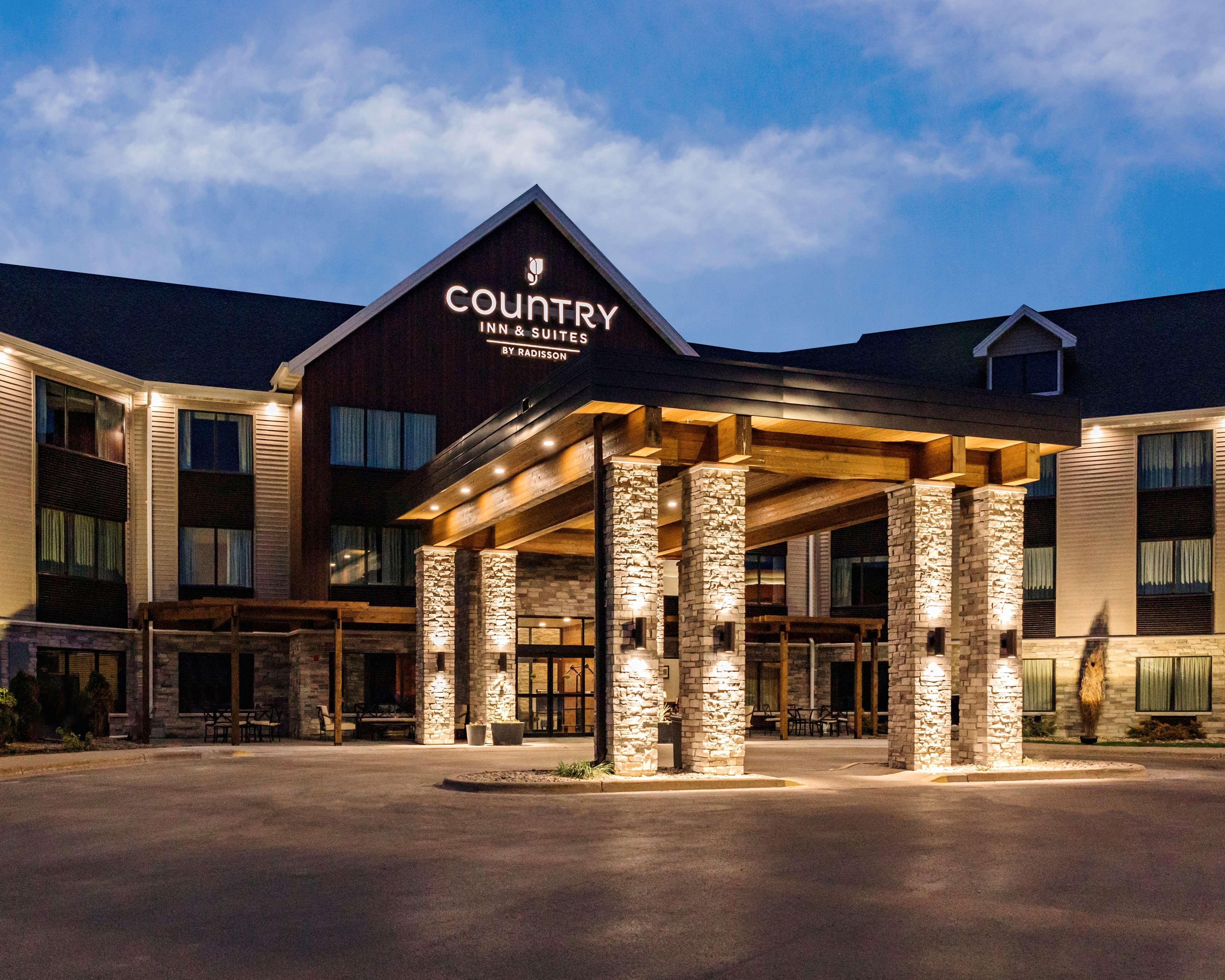 Country & By Radisson, Appleton, Wi 3*