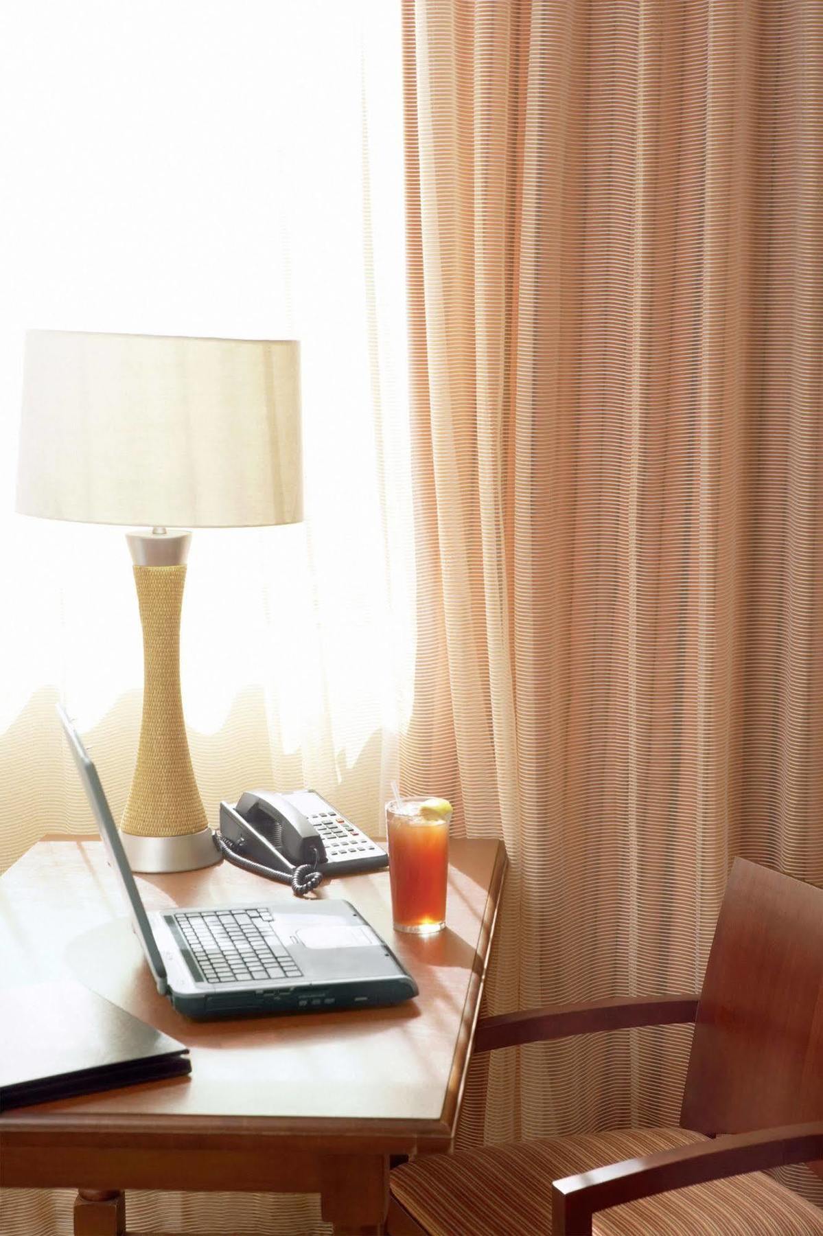 Hotel Country & By Radisson, Appleton, Wi