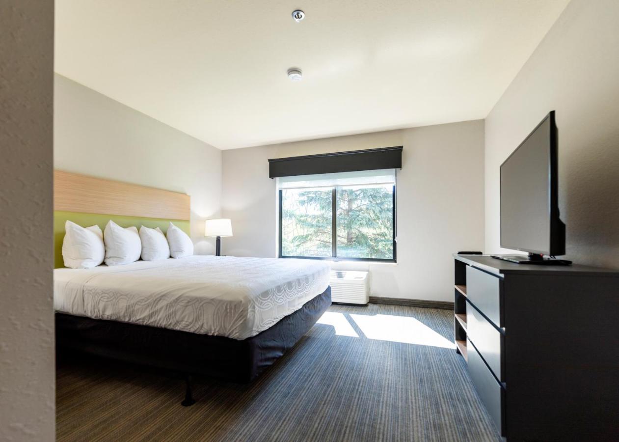 Country & By Radisson, Appleton, Wi Hotel